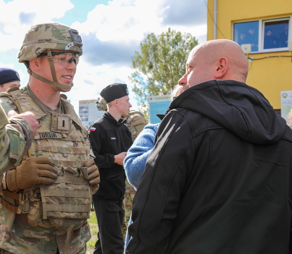 2-7 Cavalry Regiment Meets With First Responders and Cadets