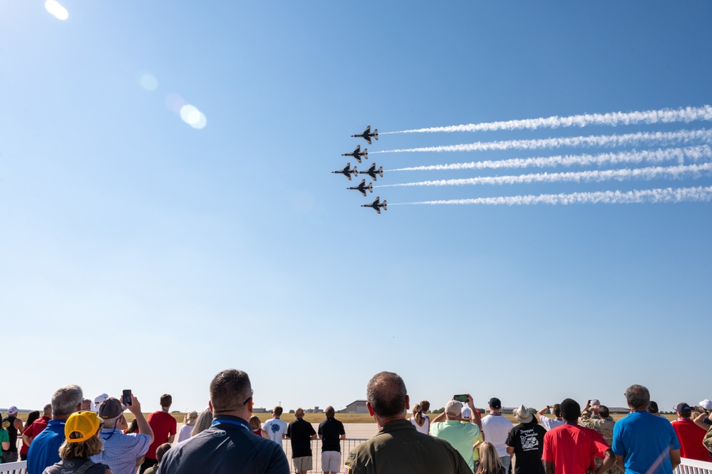 Team McConnell hosts Frontiers in Flight Airshow