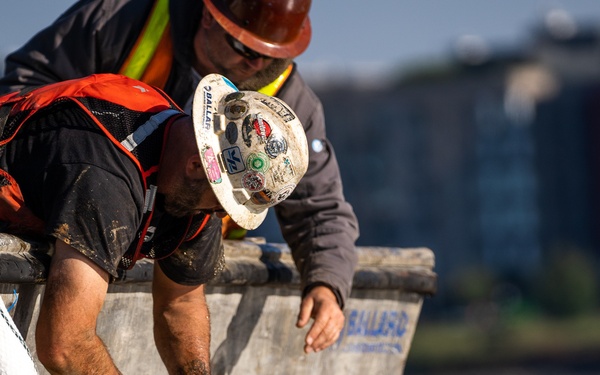 Coast Guard raises motor vessel Alert from the Columbia River in Portland, Ore.