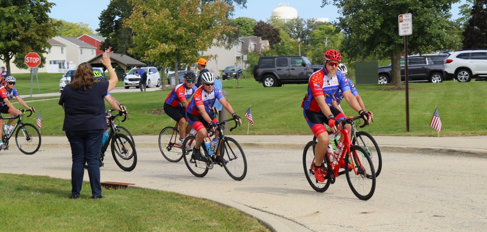 Illinois National Guard Members, Polish Partners, participate in 500-mile Bicycle Ride to 'Always Remember' Our Fallen