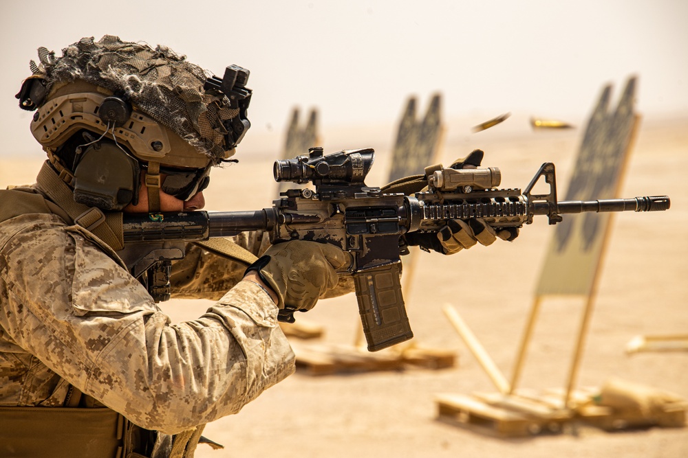 U.S. Marines conduct live-fire range during Intrepid Maven 22.4