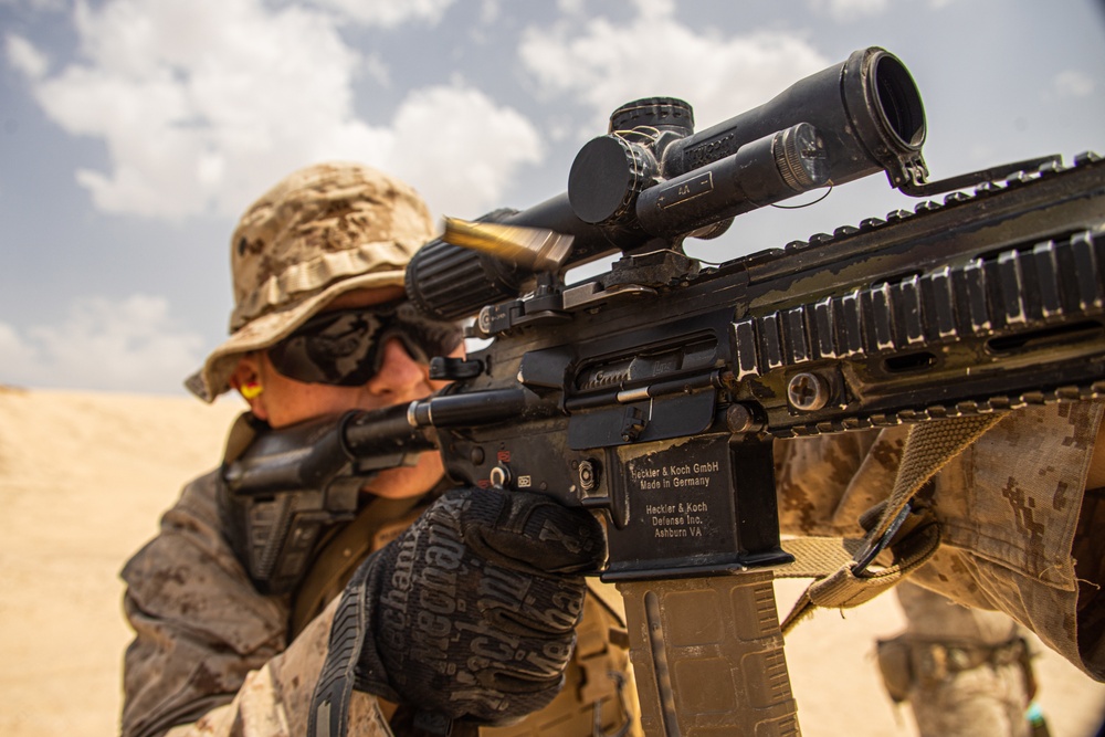 U.S. Marines conduct live-fire range during Intrepid Maven 22.4