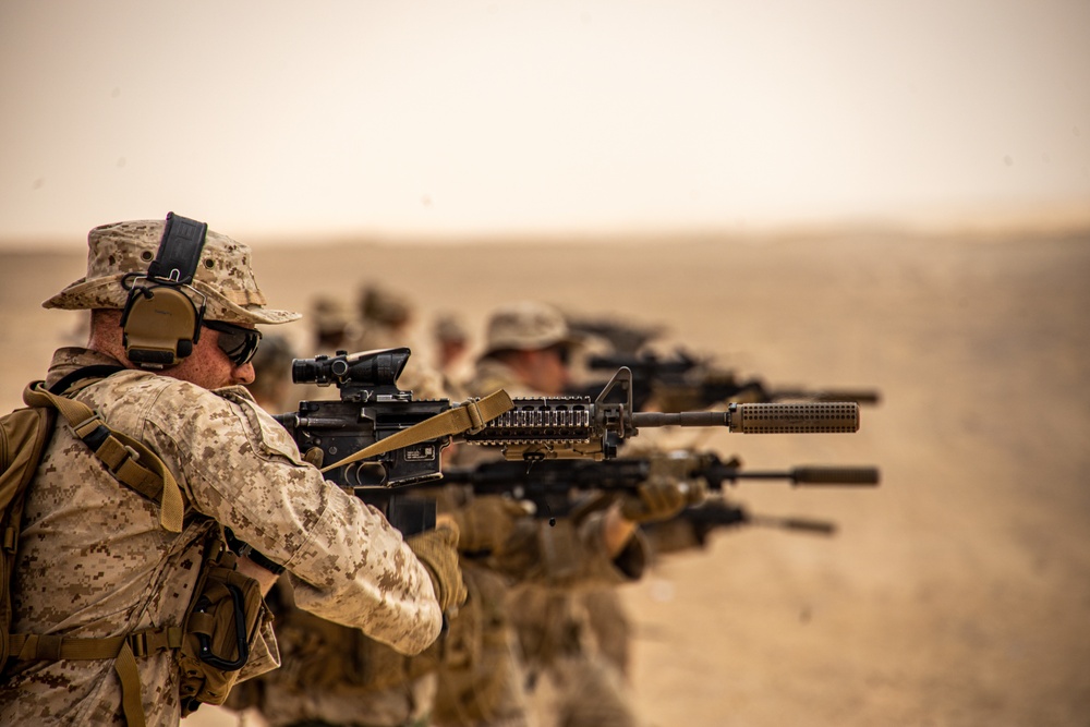 U.S. Marines conduct live-fire range during Intrepid Maven 22.4