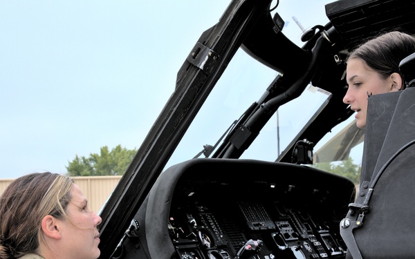 ILNG Pilots attend 2nd Annual “Girls in Aviation Day”
