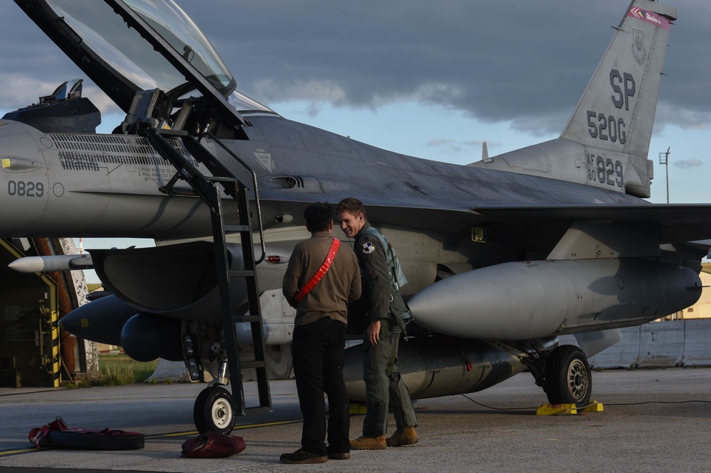 Spangdahlem Aircrew conduct Night flying