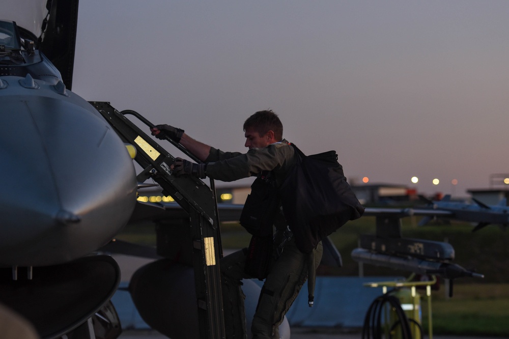 Spangdahlem Aircrew conduct Night flying