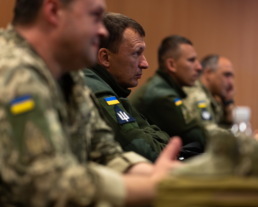 435 AGOW provides ATC familiarization to Ukrainian military