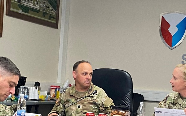 One of the Pentagon's top logistics leaders visits 405th AFSB