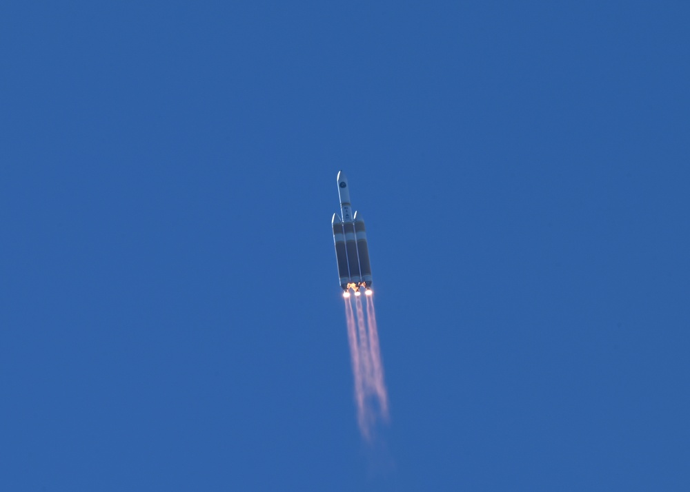 VANDENBERG'S FINAL DELTA IV HEAVY LAUNCHED TODAY