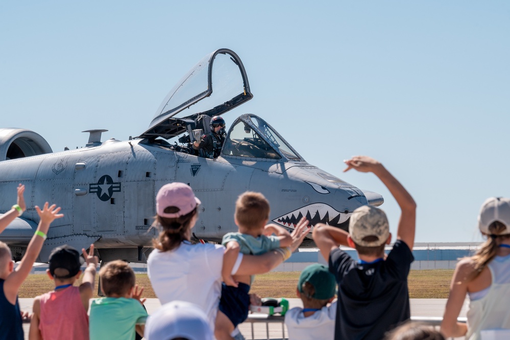 Team McConnell hosts Frontiers in Flight Airshow