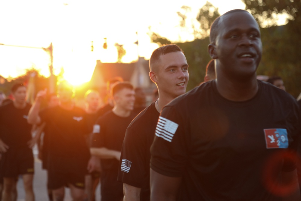 Paratroopers kick-off AAW with Division Run