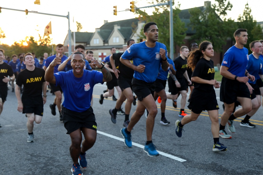 Paratroopers kick-off AAW with Division Run