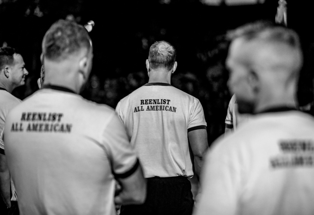 Paratroopers kick off AAW with Division Run
