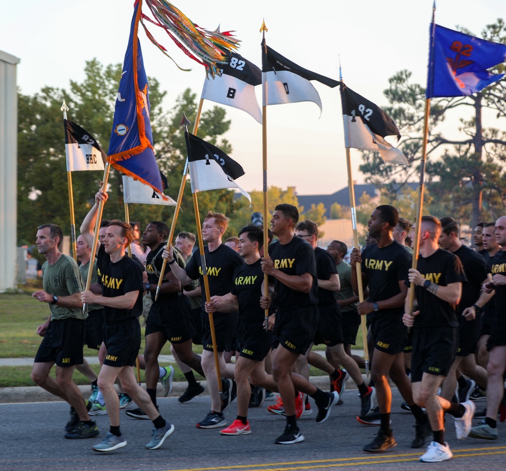 Paratroopers kick off AAW with Division Run
