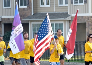 Runners honor fallen