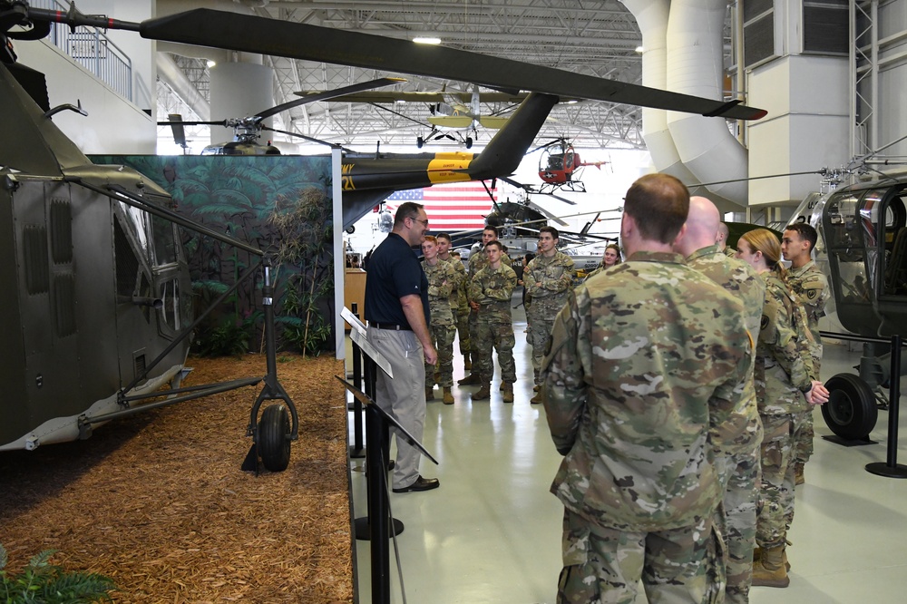 Army Aviation Lieutenants Learn Branch History