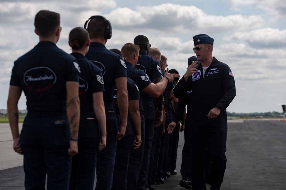 Thunderbirds headline KC Air Show