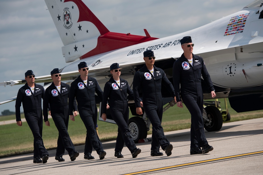 Thunderbirds headline KC Air Show