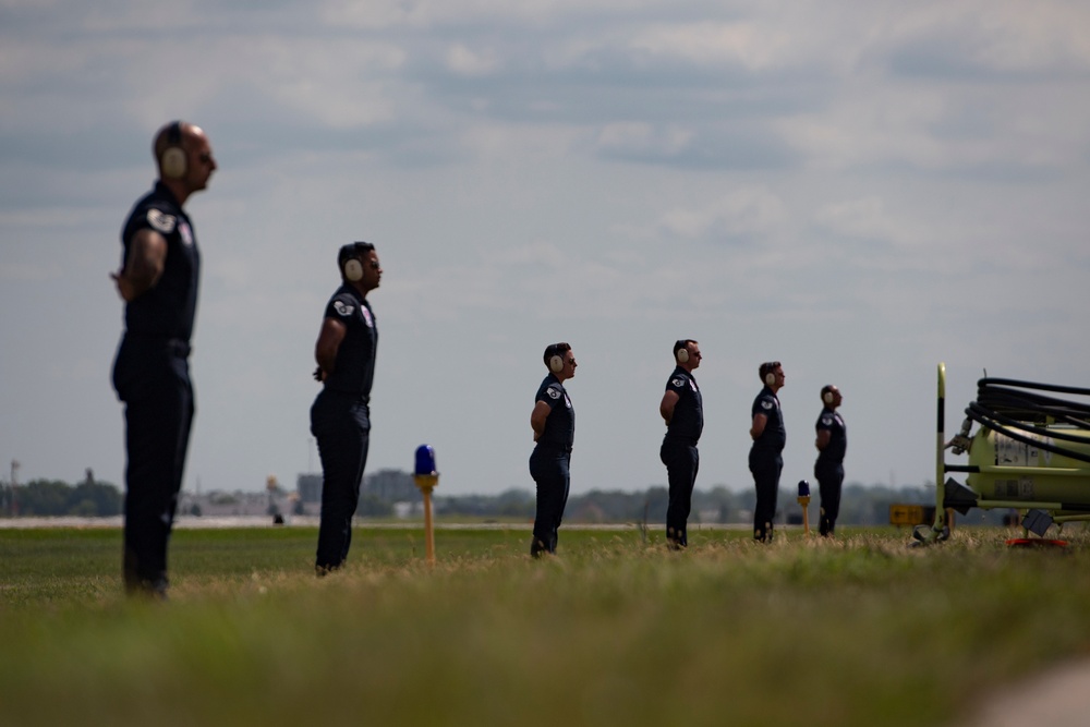 Thunderbirds headline KC Air Show