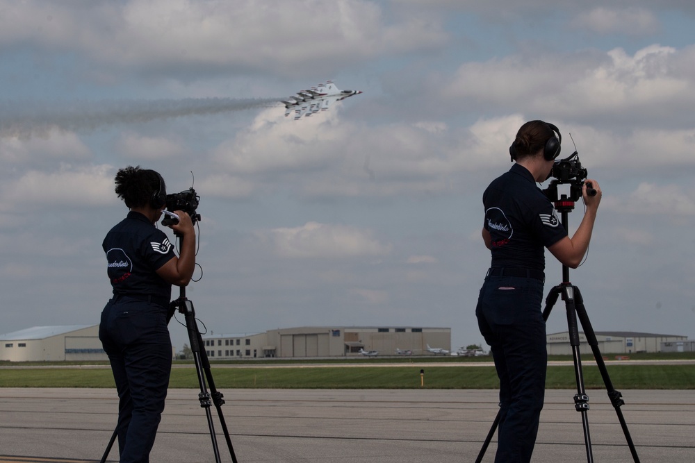 Thunderbirds headline KC Air Show