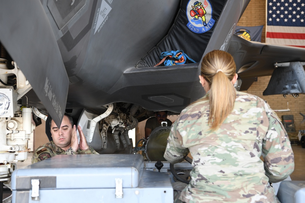 944th Fighter Wing loads weapons on F-35