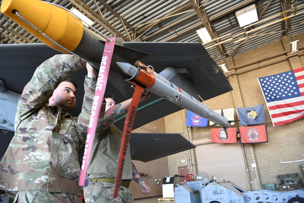 944th Fighter Wing loads weapons on F-35