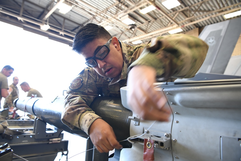 944th Fighter Wing loads weapons on F-35