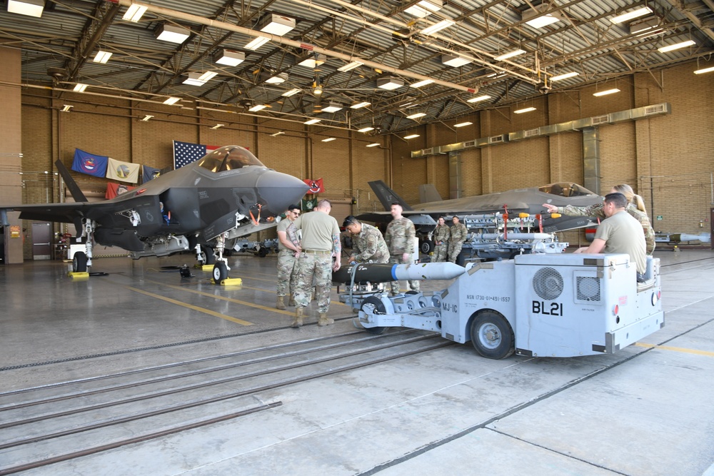 944th Fighter Wing loads weapons on F-35