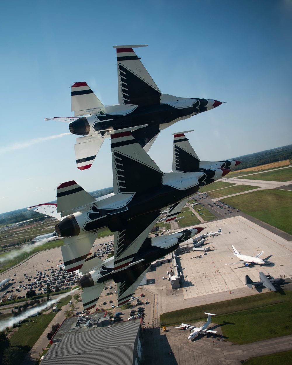 Thunderbirds rock Airshow London