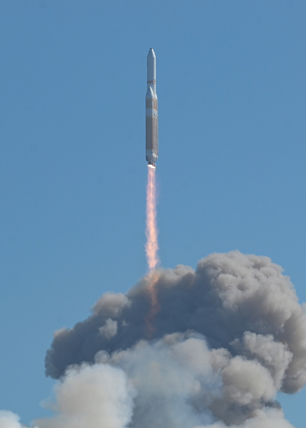 Delta IV Heavy Launches for the Last Time from Vandenberg