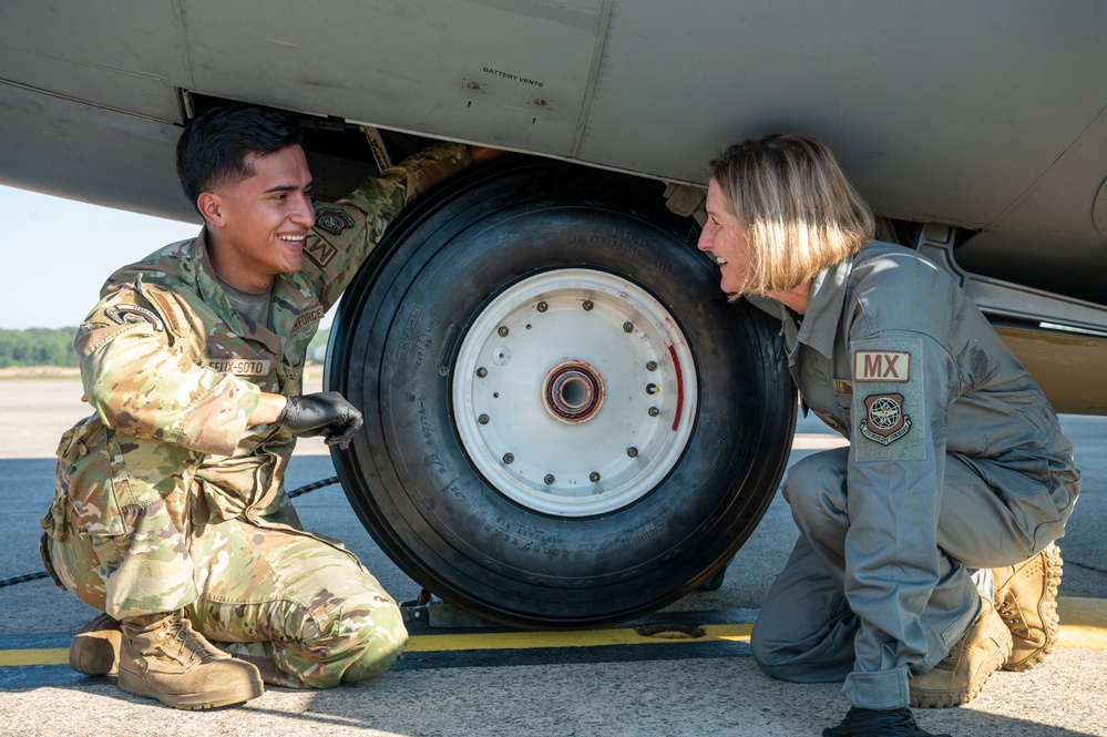 Col. Ochoa learns from 19 AMXS Airmen