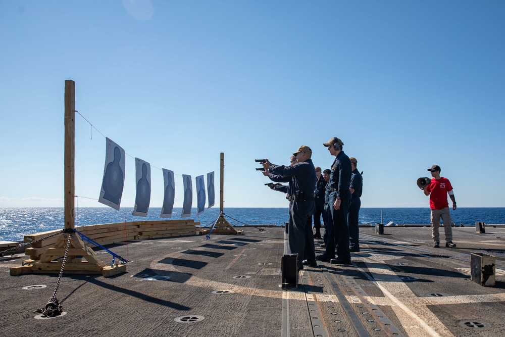 USS leyte Gulf (CG 55) Completes Gun Shoot