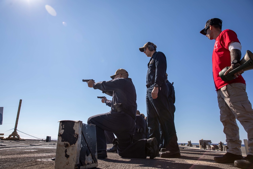 USS leyte Gulf (CG 55) Completes Gun Shoot