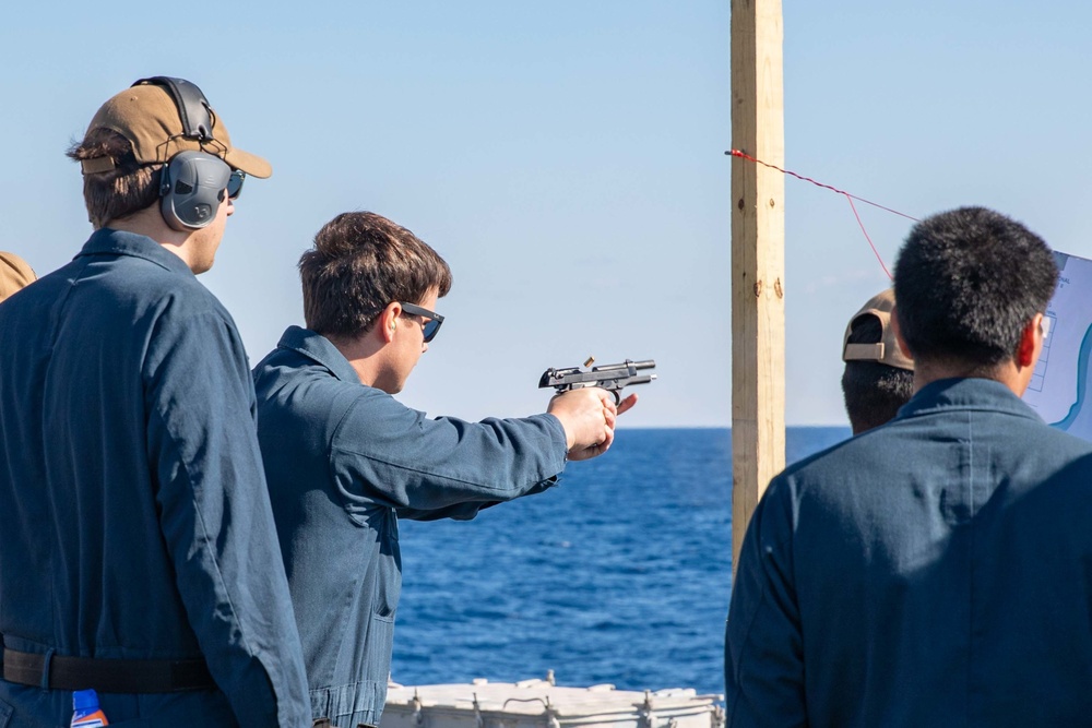 USS leyte Gulf (CG 55) Completes Gun Shoot