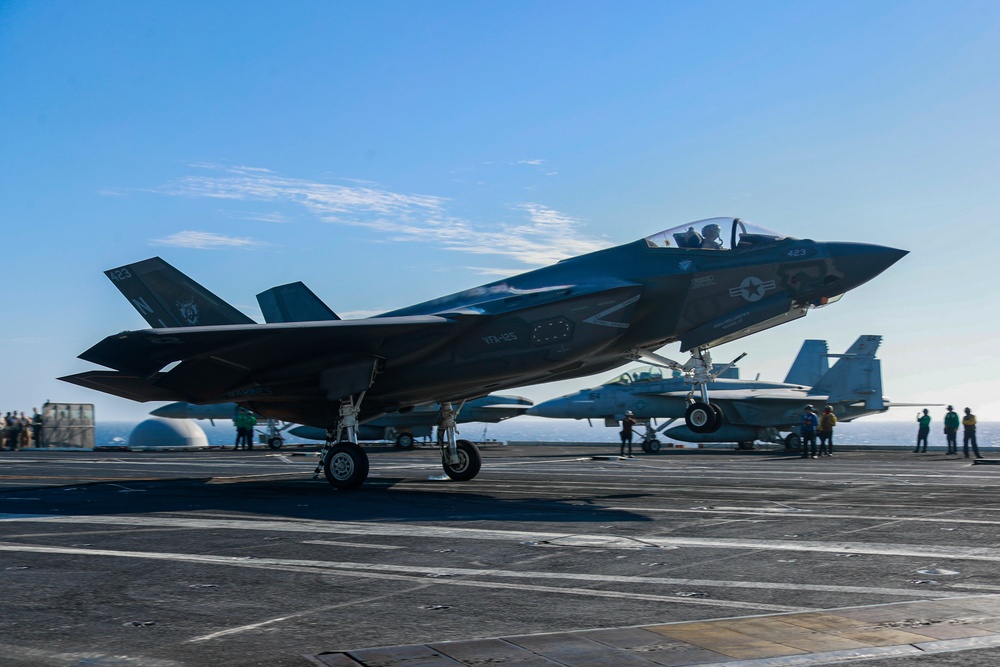 Abraham Lincoln conducts flight operations