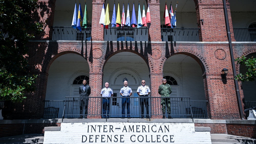 Brazilian Escola Superior de Defesa students visit the IADC