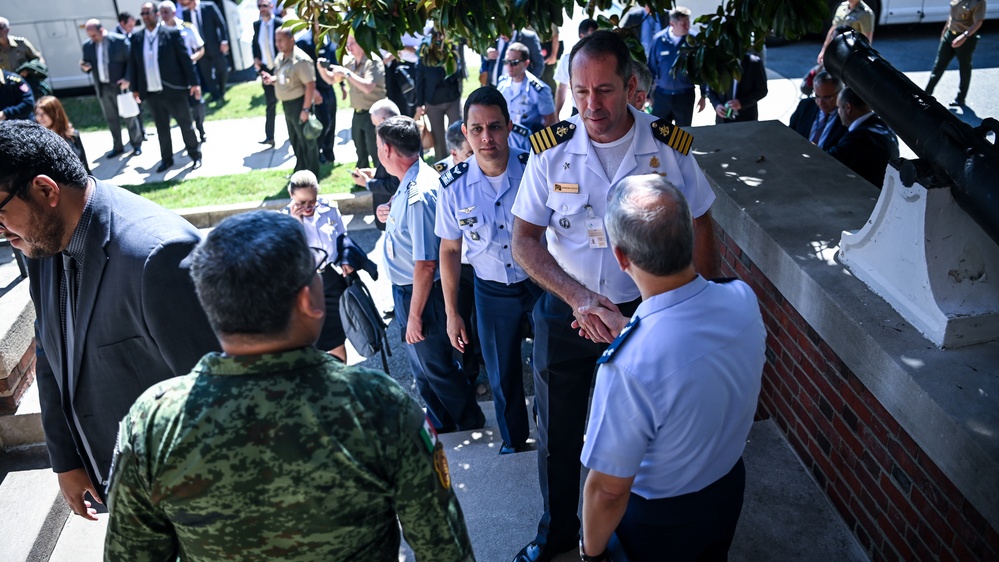 Brazilian Escola Superior de Defesa students visit the IADC