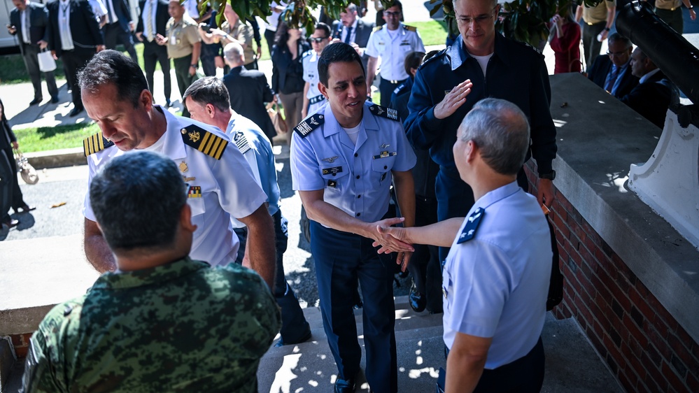 Brazilian Escola Superior de Defesa students visit the IADC