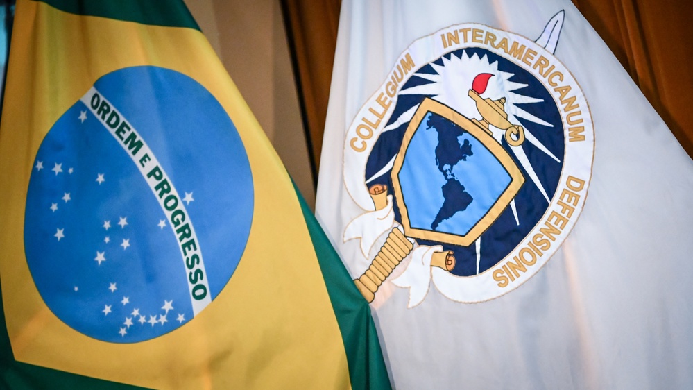 Brazilian Escola Superior de Defesa students visit the IADC