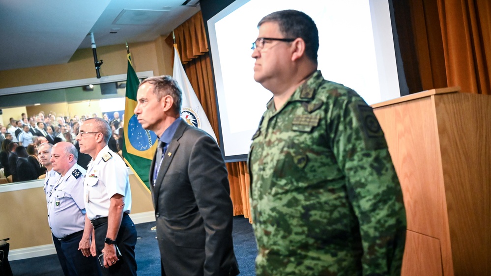 Brazilian Escola Superior de Defesa students visit the IADC