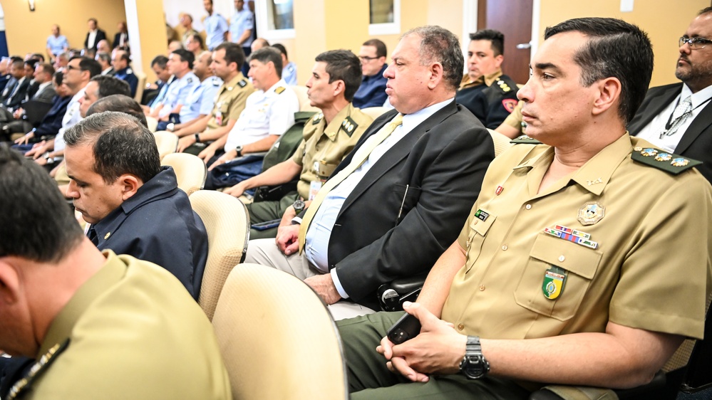 Brazilian Escola Superior de Defesa students visit the IADC