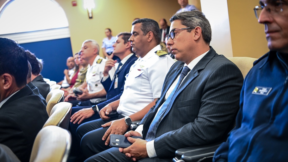 Brazilian Escola Superior de Defesa students visit the IADC