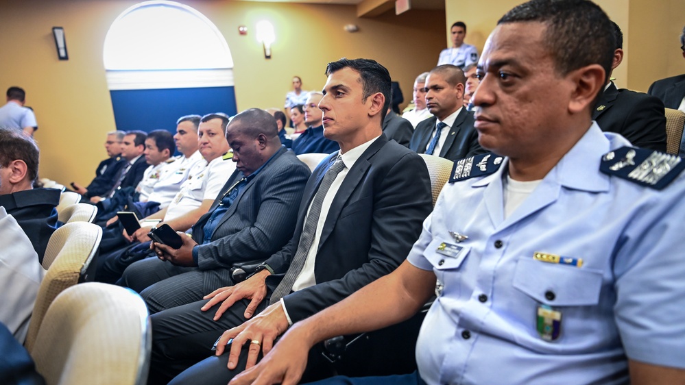 Brazilian Escola Superior de Defesa students visit the IADC