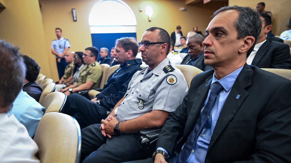 Brazilian Escola Superior de Defesa students visit the IADC