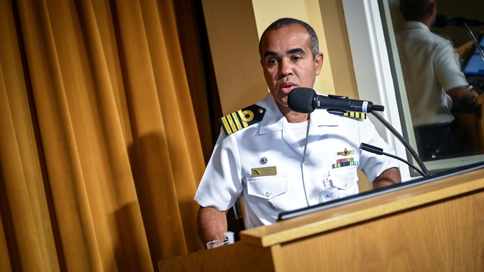 Brazilian Escola Superior de Defesa students visit the IADC