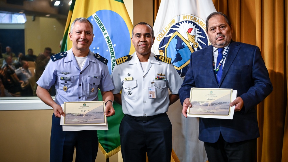 Brazilian Escola Superior de Defesa students visit the IADC