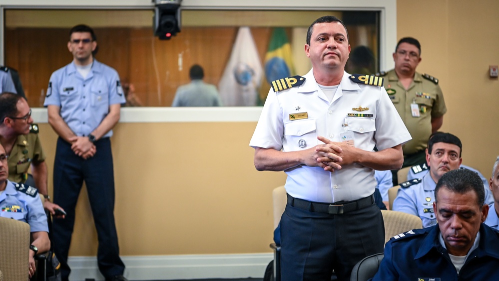 Brazilian Escola Superior de Defesa students visit the IADC