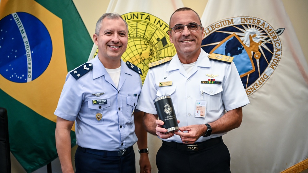 Brazilian Escola Superior de Defesa students visit the IADC