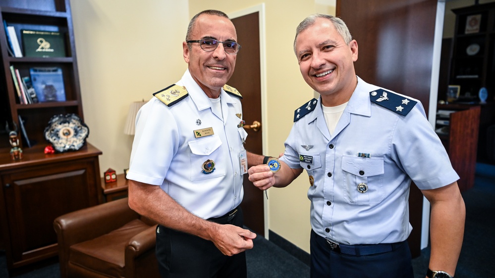 Brazilian Escola Superior de Defesa students visit the IADC