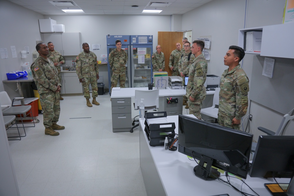 U.S. Army Surgeon General Visits Fort Campbell